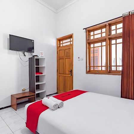Reddoorz At Ciliwung Guest House Syariah Malang Extérieur photo